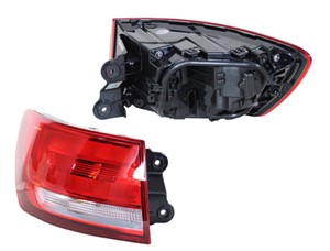 Takavalo, Oikea, AUDI A4 B9 Avant, 8W9945070