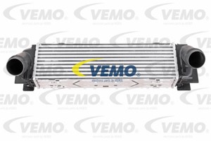 Välijäähdytin, BMW X3 [F25], X4 [F26], 17 51 7 235 570, 17 51 7 823 570, 7 235 570, 7 823 570
