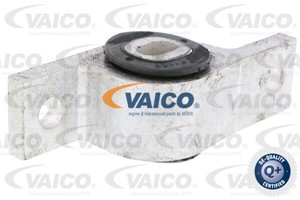 Pidike, moottorintuenta, Takana, Etuakseli, oikea, Alla, Akselin takana, VOLVO XC90 I, 30 723 914